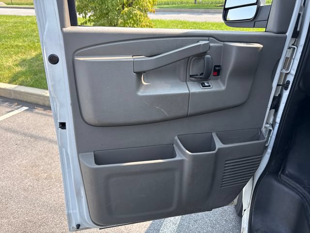 Used 2018 Chevrolet Express 3500 Extended w/ Driver Convenience Package RWD image 19
