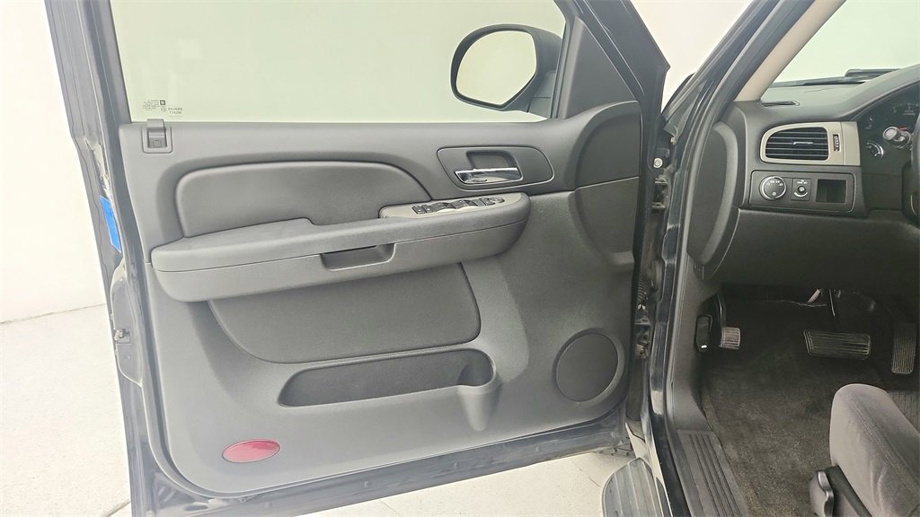 Used 2009 Chevrolet Suburban LS image 22