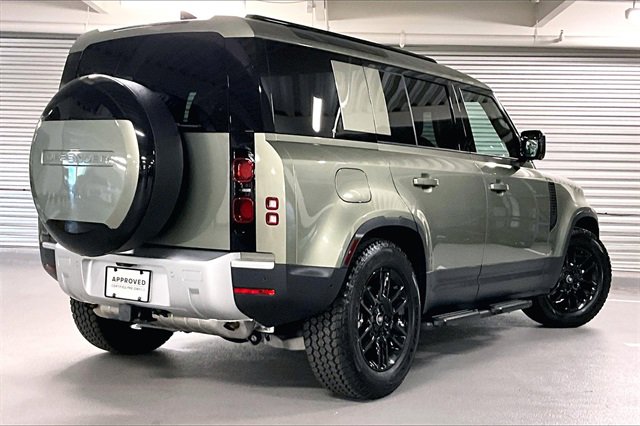 Used 2025 Land Rover Defender 110 S image 13