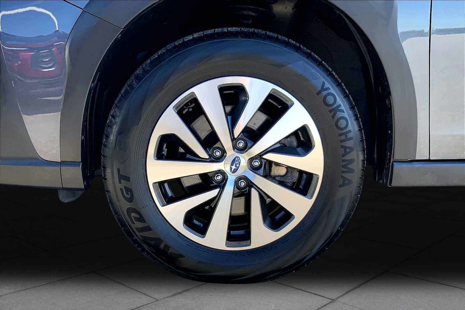 Used 2024 Subaru Outback Premium AWD/4WD image 11