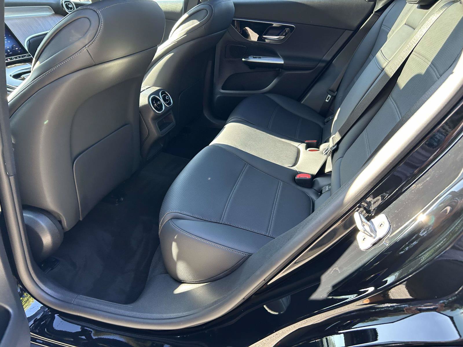 Certified 2026 Mercedes-Benz GLC 300 4MATIC image 40