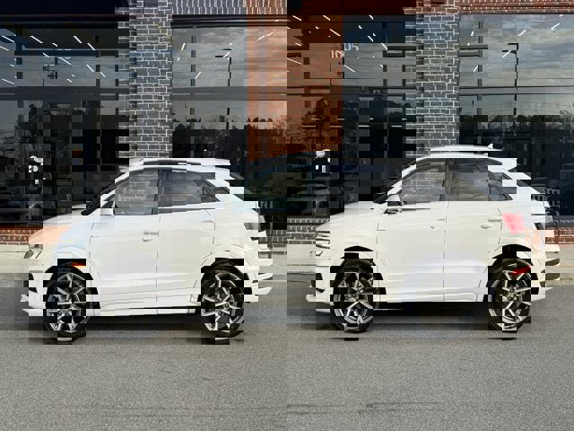 Used 2018 Audi Q3 2.0T Premium Plus w/ Premium Plus Package image 3