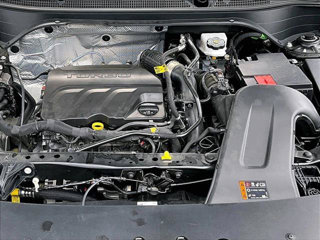 Used 2024 Chevrolet Trax RS FWD image 11