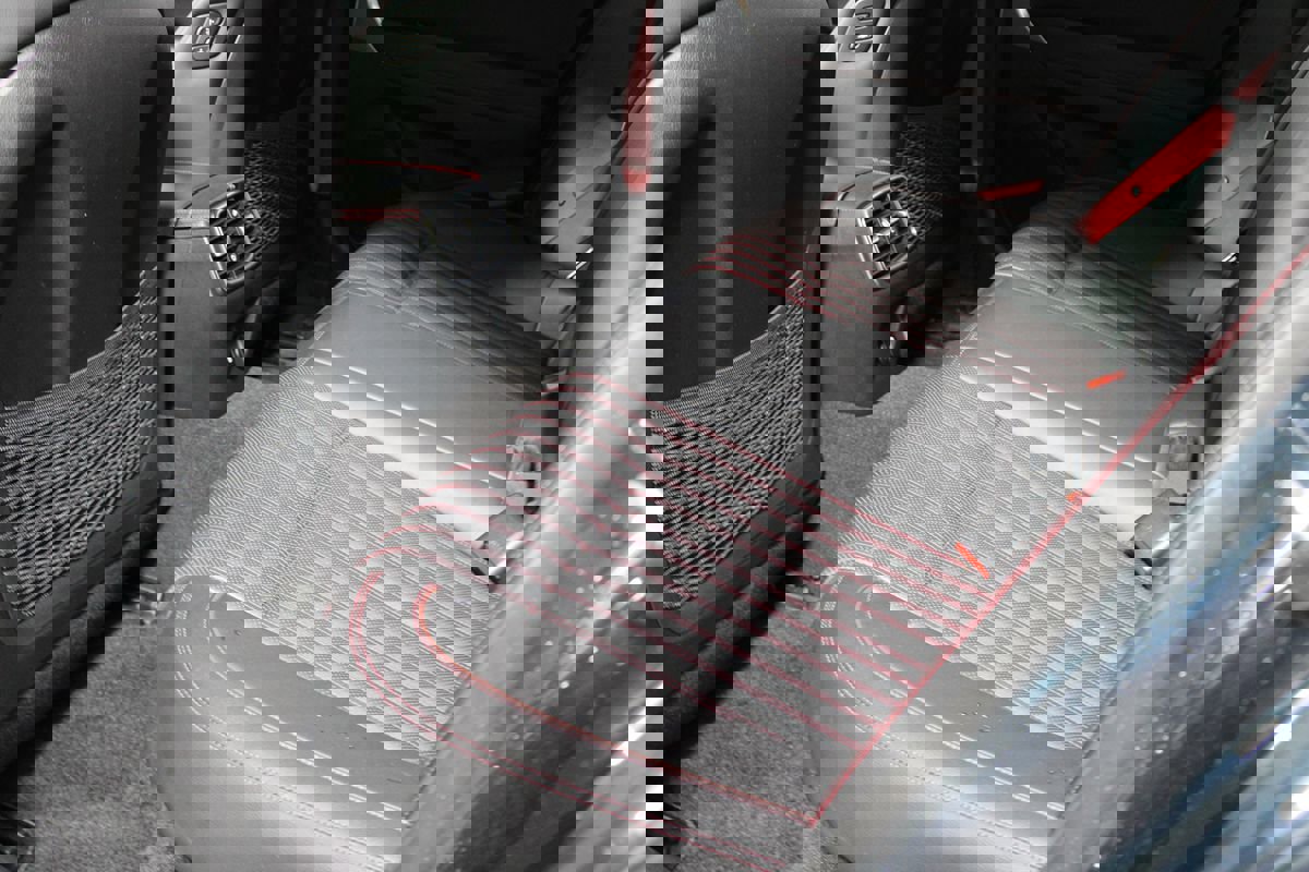 Used 2023 Genesis G70 2.0T w/ Sport Prestige Package image 28