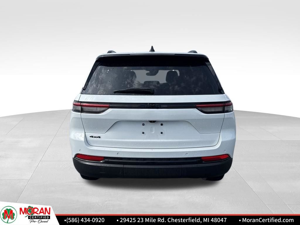 Used 2024 Jeep Grand Cherokee Altitude image 4