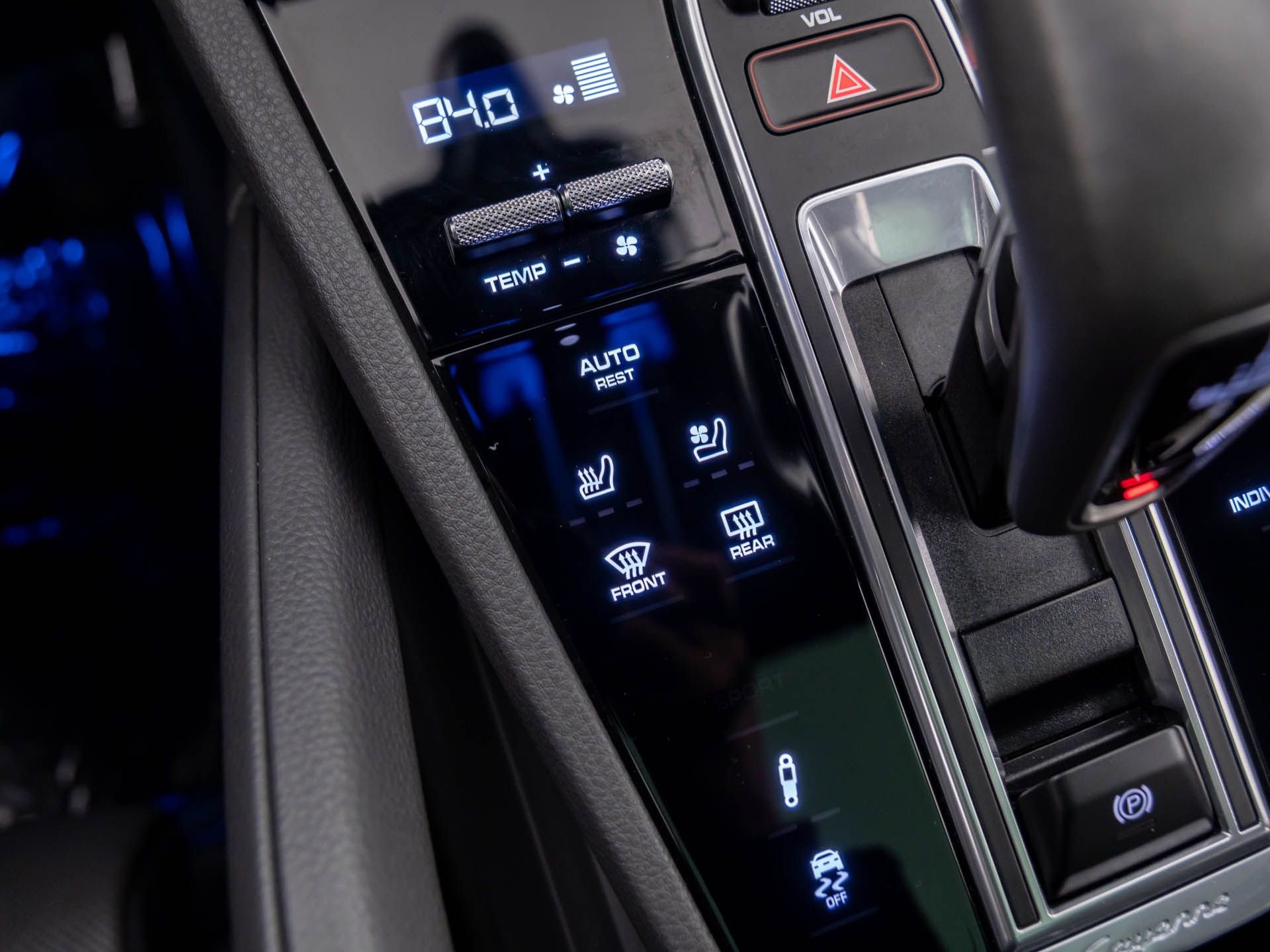 Certified 2022 Porsche Cayenne Platinum Edition image 21