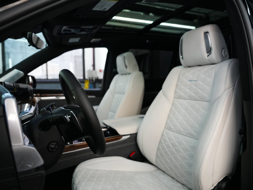 Used 2025 Cadillac Escalade ESV Sport Platinum AWD/4WD image 30