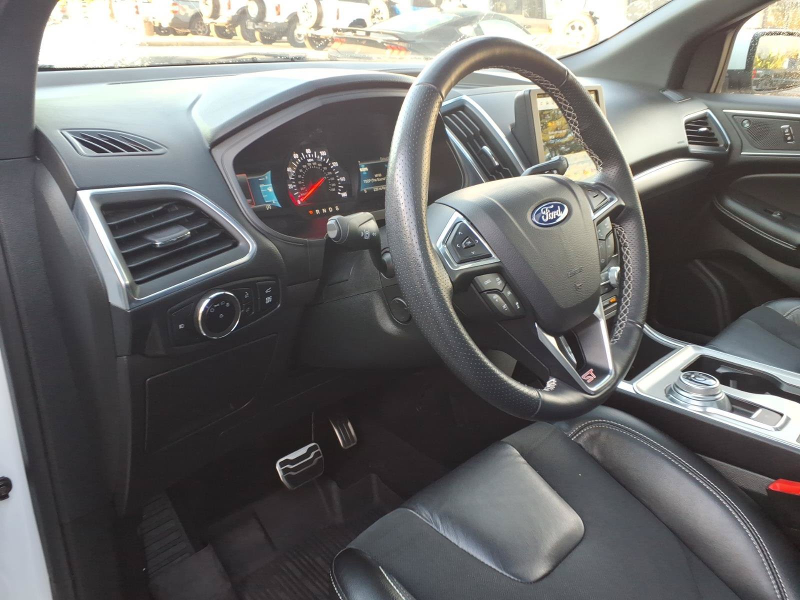Used 2024 Ford Edge ST w/ Equipment Group 401A AWD/4WD image 19
