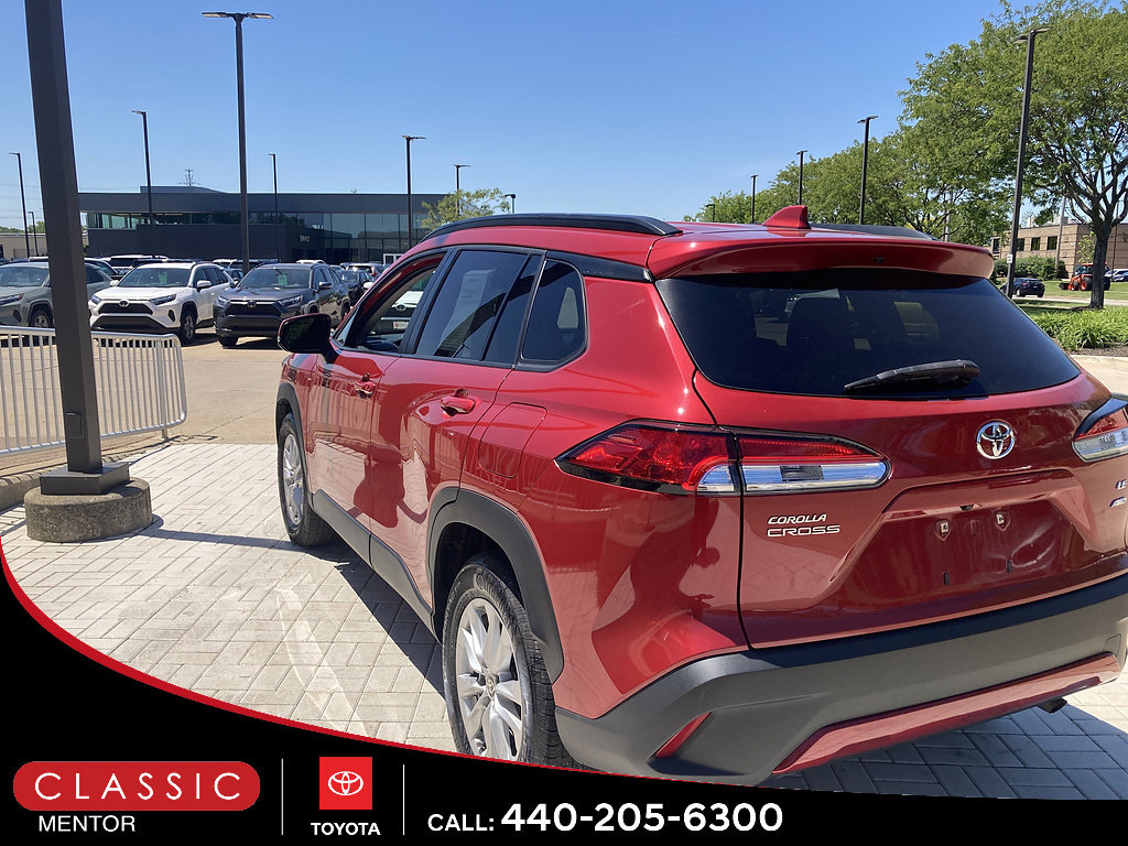 Used 2022 Toyota Corolla Cross LE w/ Moonroof Package AWD/4WD image 2
