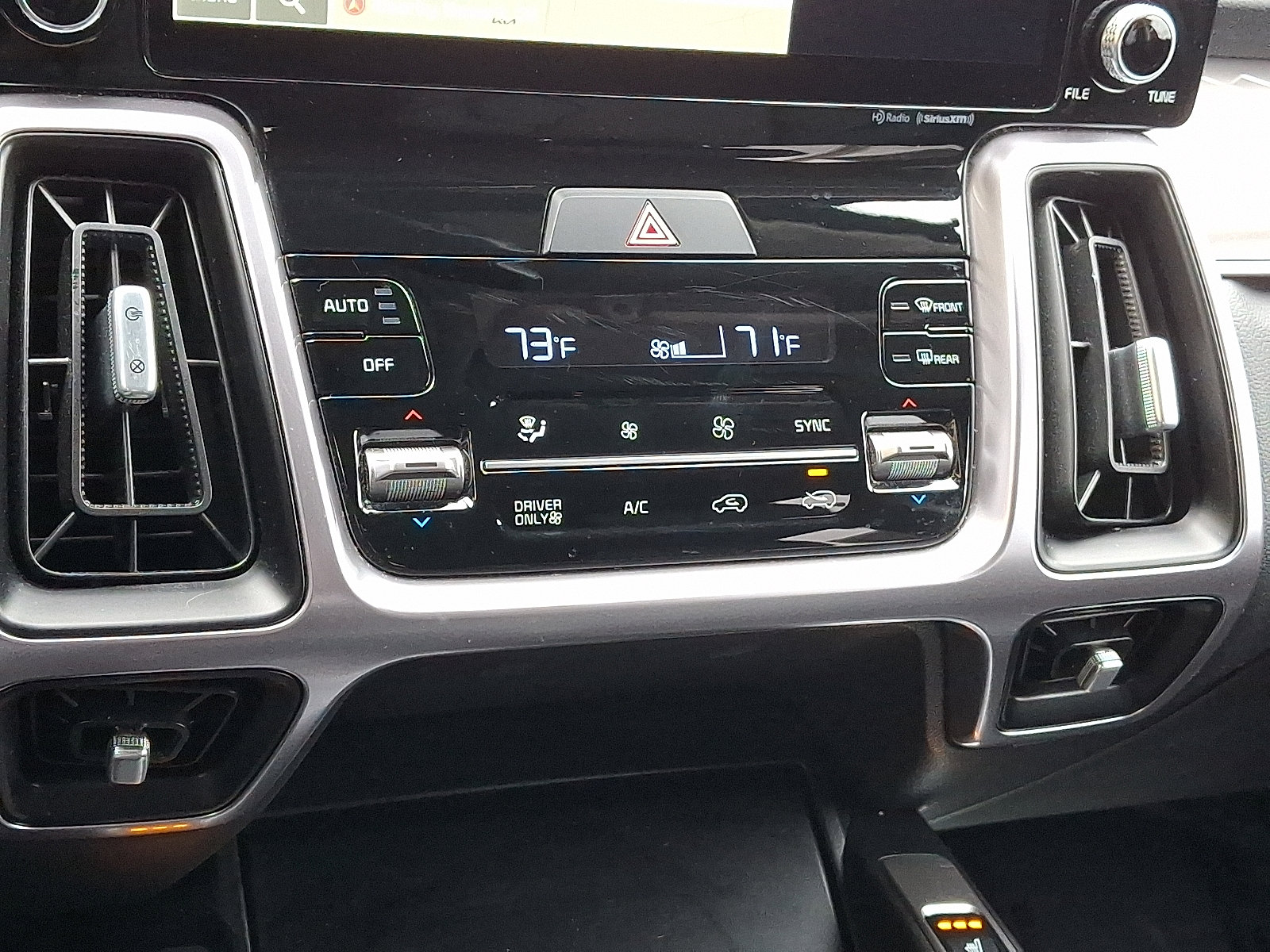 Used 2023 Kia Sorento EX image 13