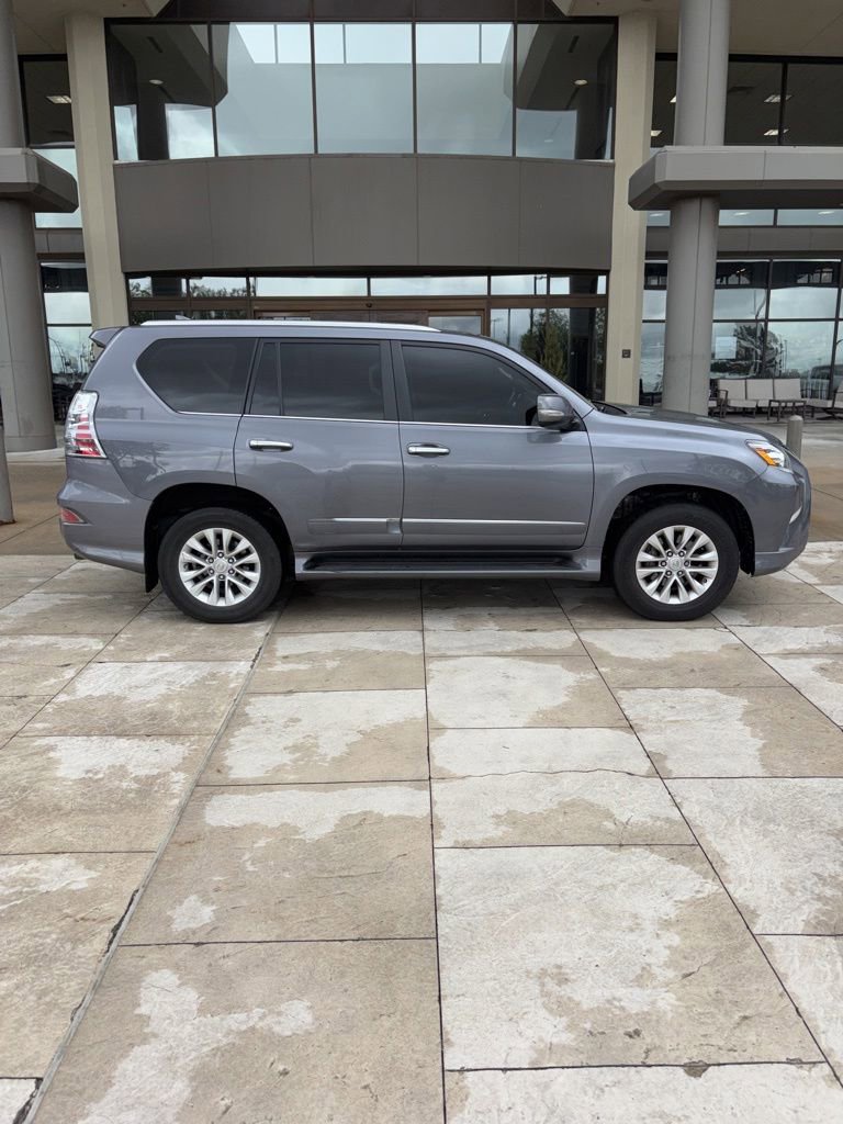Used 2016 Lexus GX 460 w/ Premium Package AWD/4WD image 8