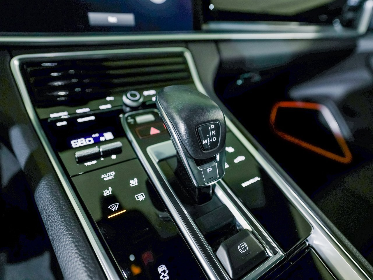 Certified 2023 Porsche Panamera Platinum Edition image 20