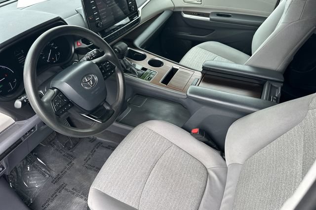 Used 2022 Toyota Sienna LE FWD image 12
