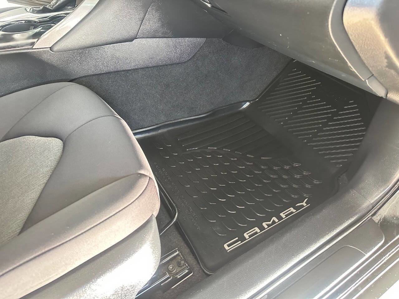 Used 2018 Toyota Camry LE image 26