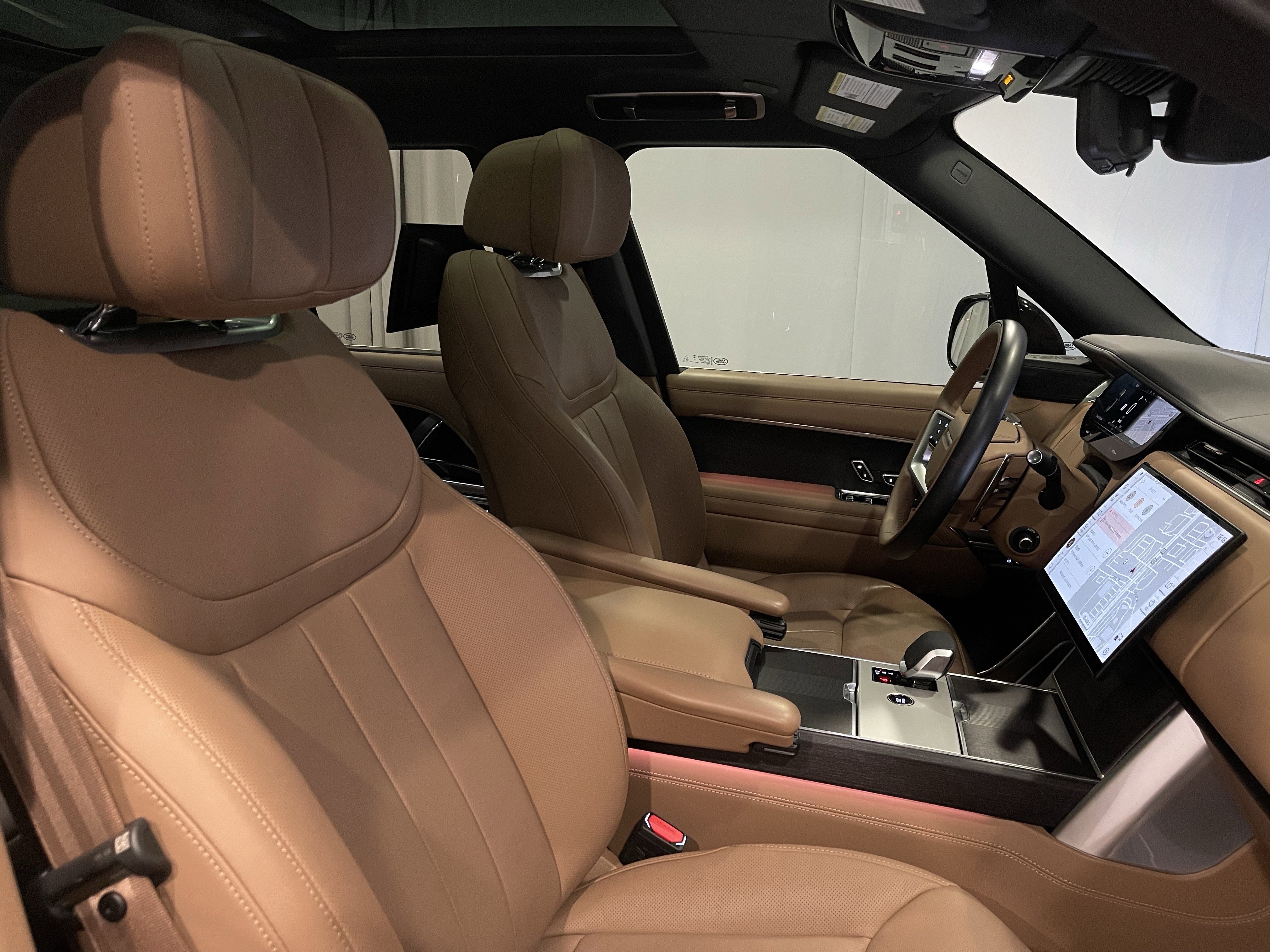 Used 2025 Land Rover Range Rover Autobiography AWD/4WD image 15