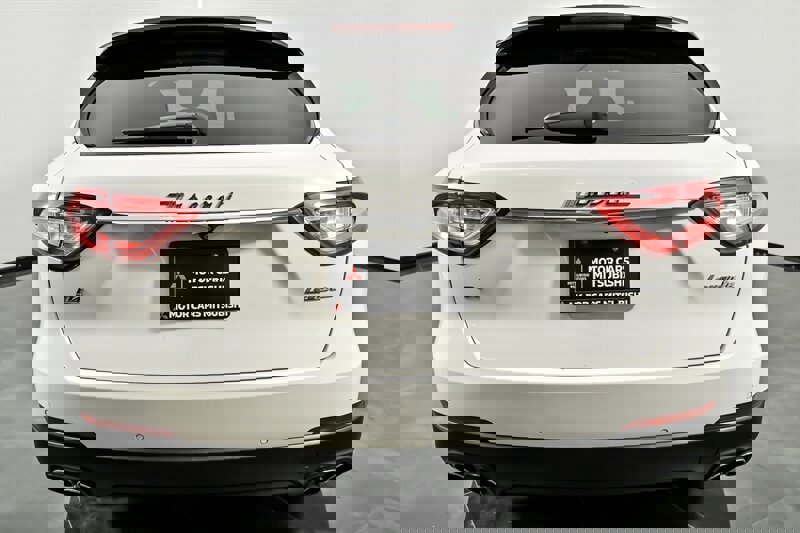 Used 2018 Maserati Levante image 10