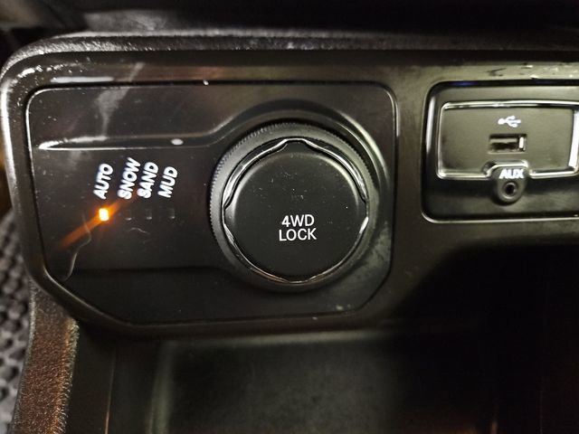 Used 2021 Jeep Renegade Latitude w/ Luxury Group I AWD/4WD image 34
