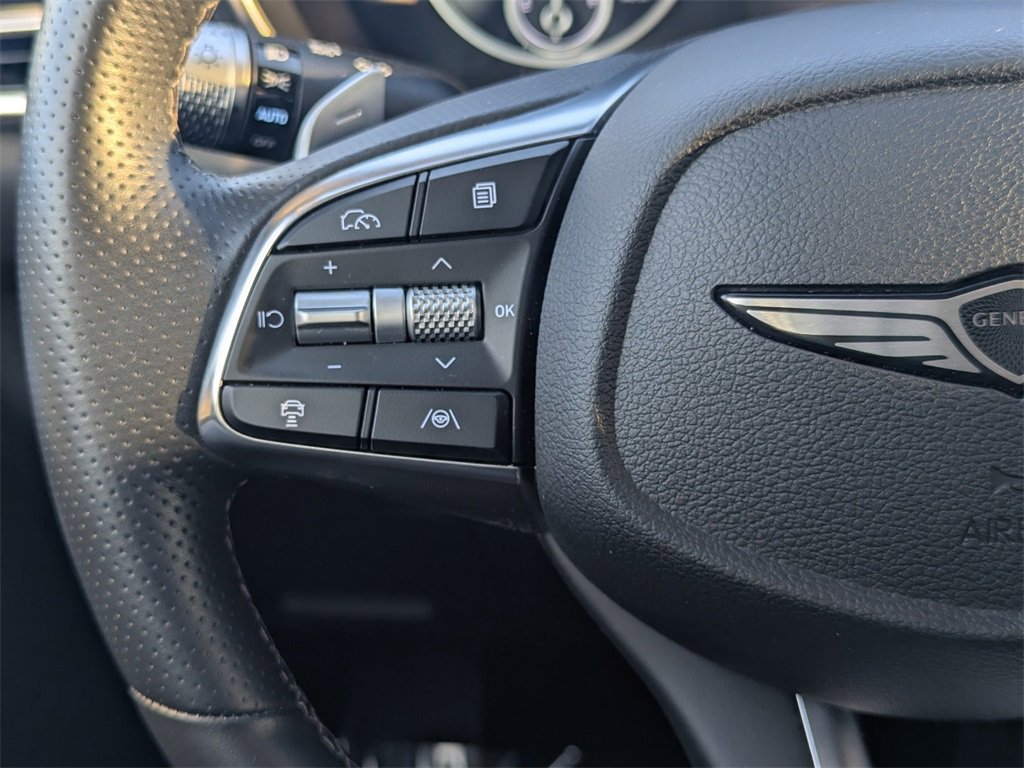 Used 2025 Genesis G70 2.5T image 21