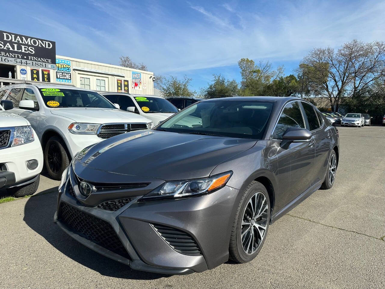 Used 2019 Toyota Camry SE w/ Convenience Package image 1