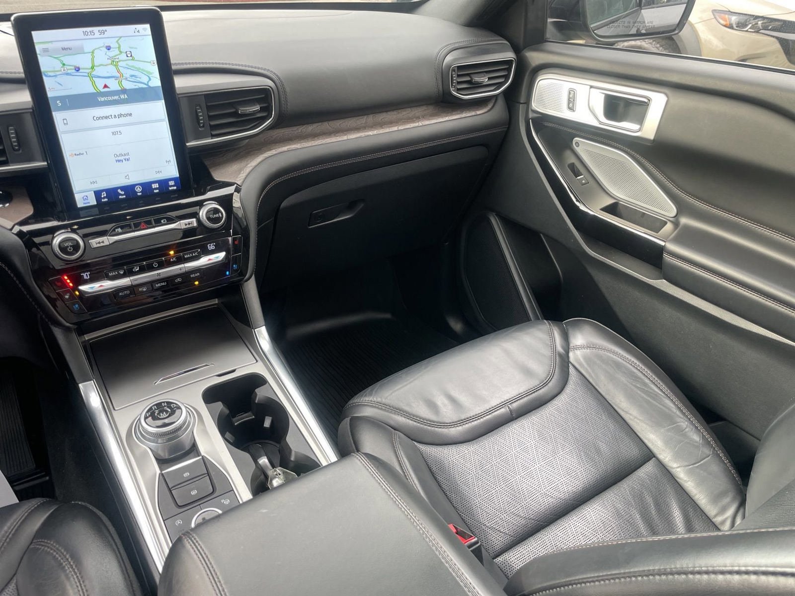 Used 2021 Ford Explorer Platinum w/ Equipment Group 601A AWD/4WD image 19