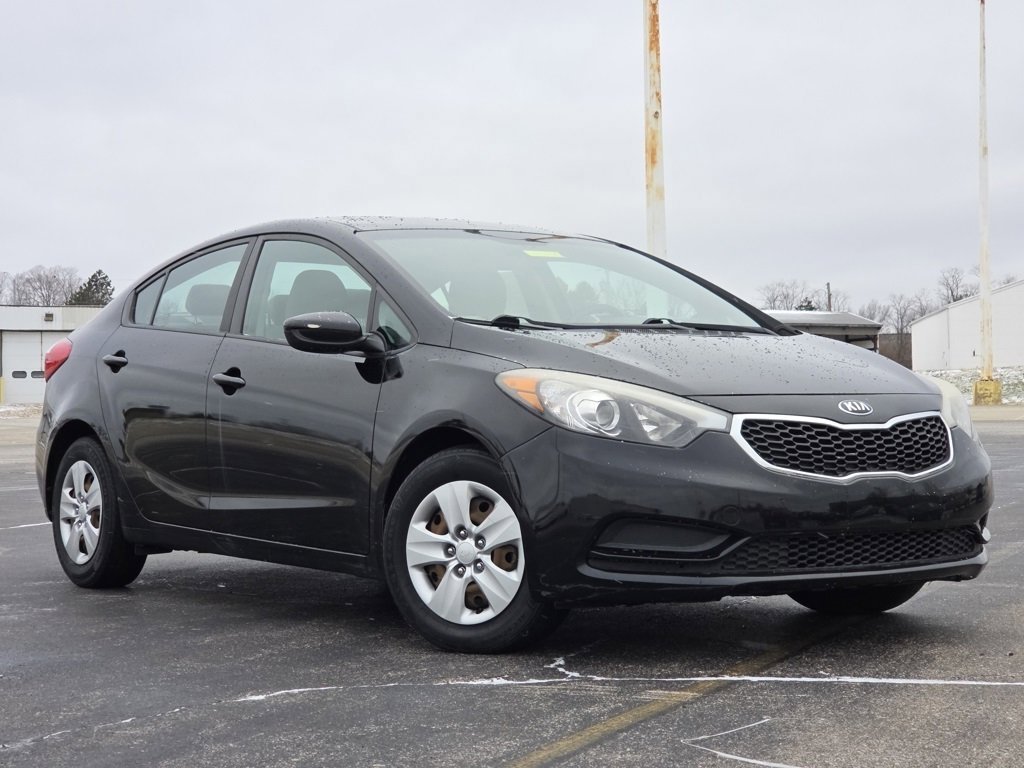 Used 2016 Kia Forte LX image 2