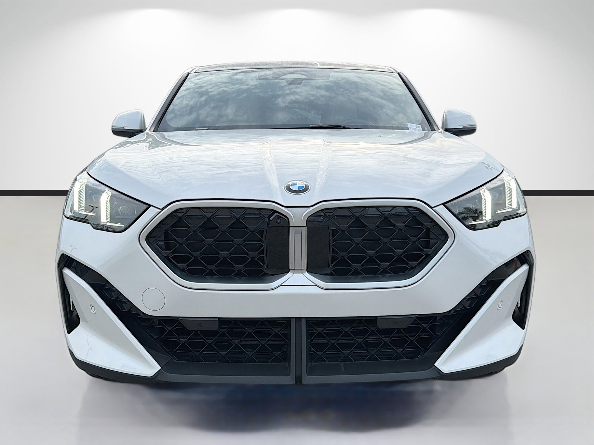 Used 2025 BMW X2 xDrive28i AWD/4WD image 8