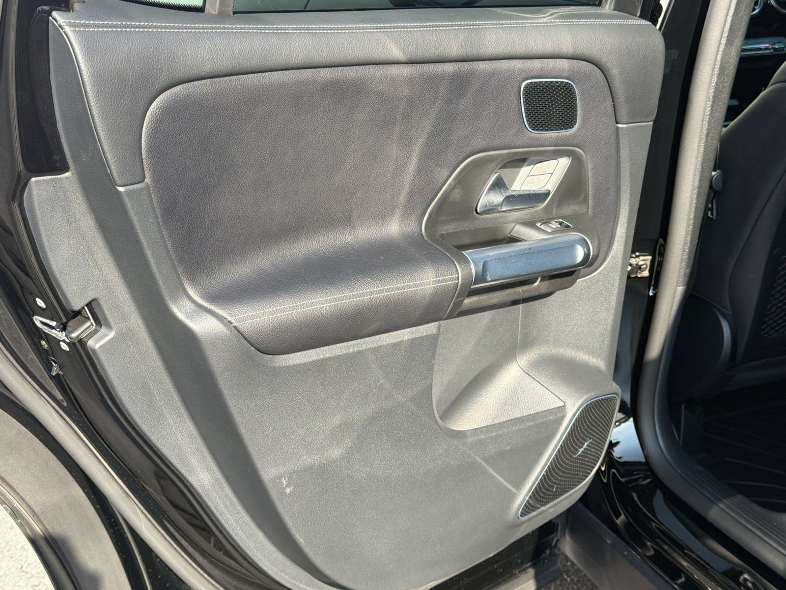 Used 2023 Mercedes-Benz GLB 35 AMG 4MATIC image 30