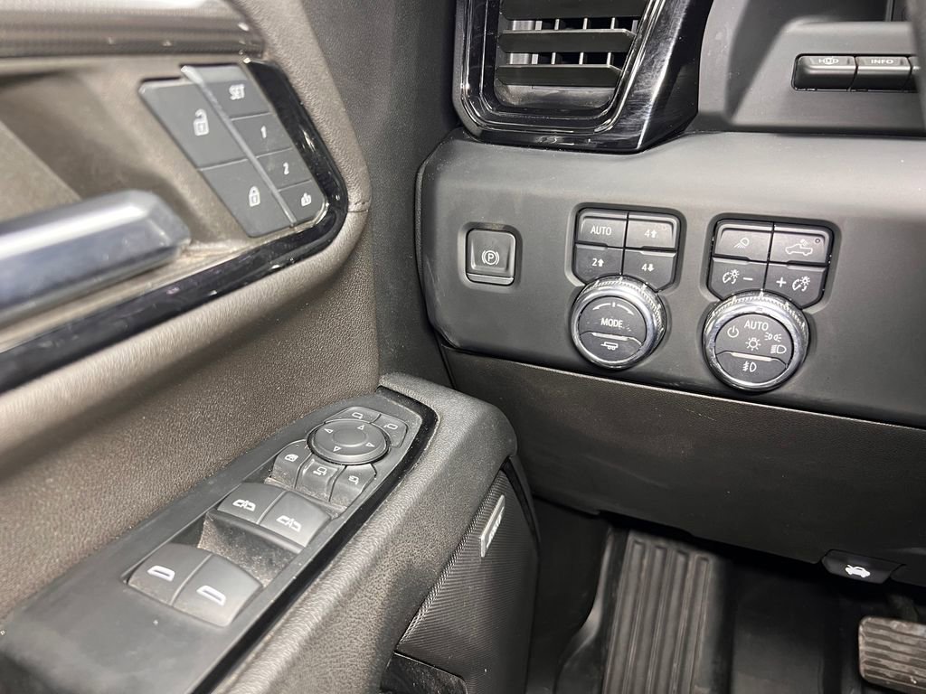 Used 2024 GMC Sierra 2500 AT4 w/ AT4 Premium Plus Package image 15