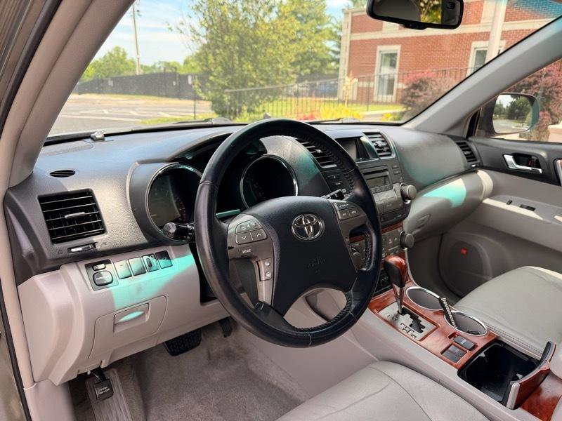 Used 2008 Toyota Highlander Limited FWD image 14