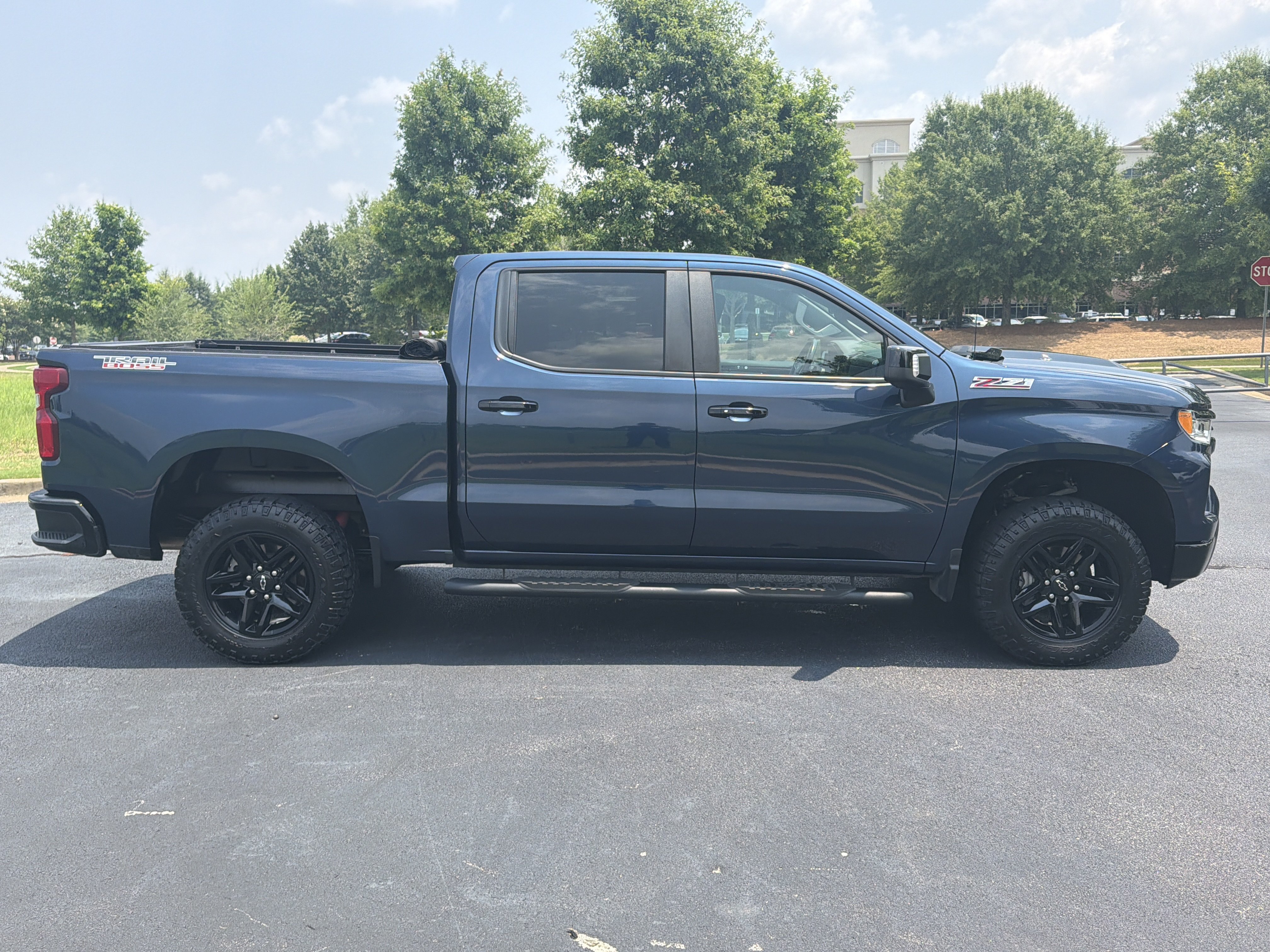 Used 2022 Chevrolet Silverado 1500 LT Trail Boss w/ Convenience Package II AWD/4WD image 10