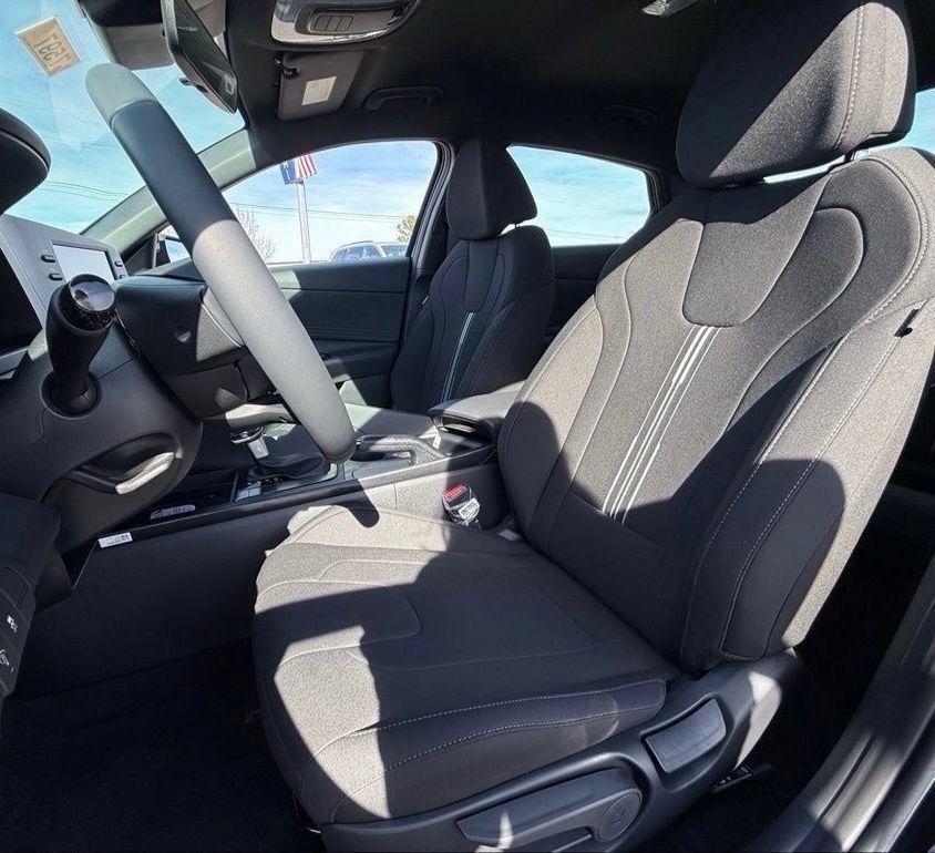 Used 2024 Hyundai Elantra SEL FWD image 20