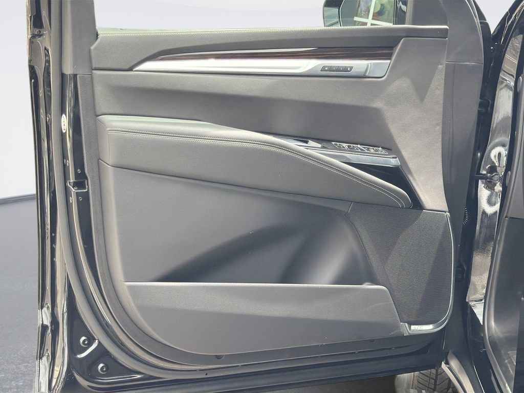 Certified 2026 Cadillac Escalade ESV Luxury AWD/4WD image 21