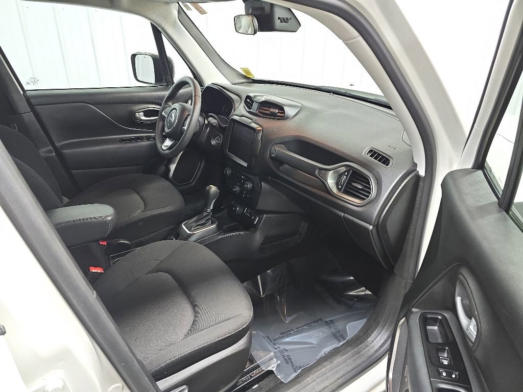 Used 2023 Jeep Renegade Latitude AWD/4WD image 15