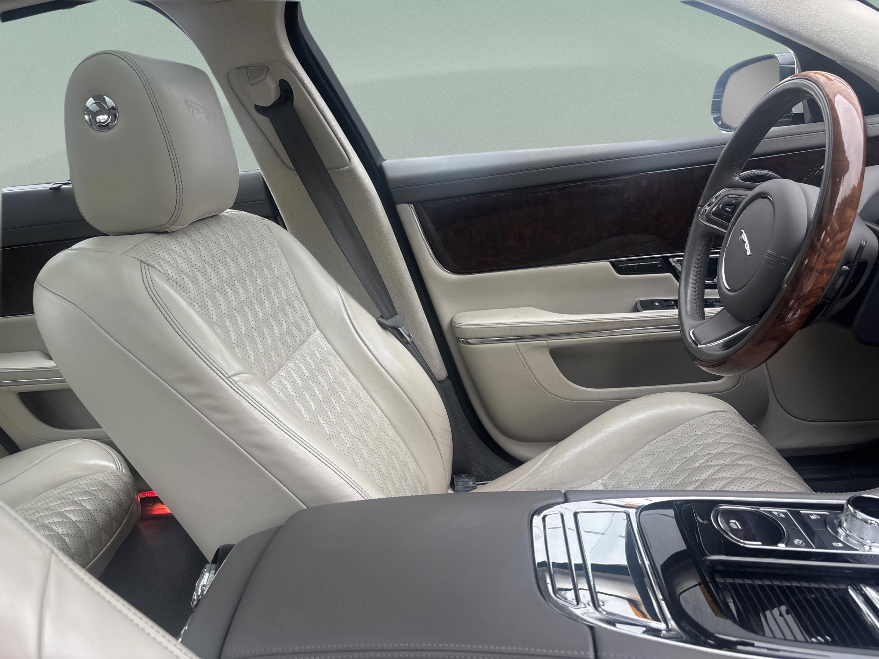 Used 2016 Jaguar XJ L Portfolio RWD image 7