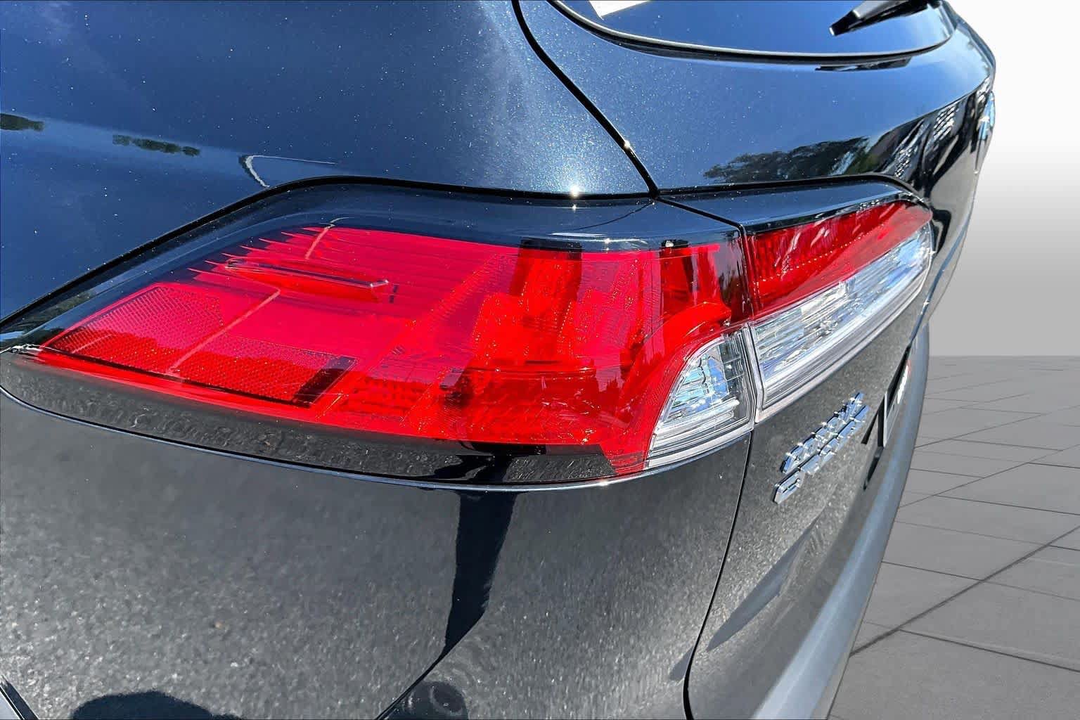 Used 2023 Toyota Corolla Cross LE w/ Moonroof Package FWD image 29