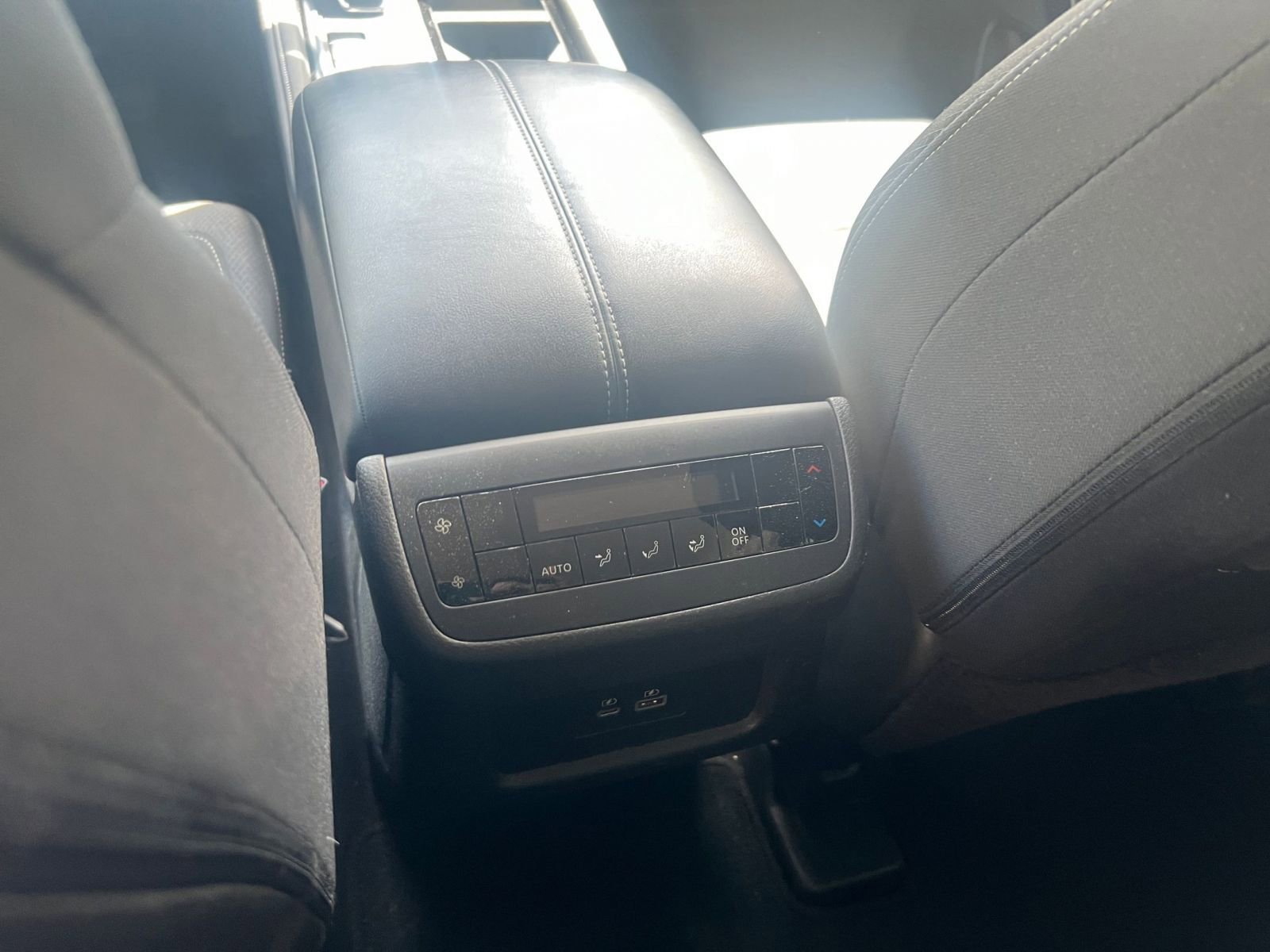 Used 2025 Nissan Pathfinder SV FWD image 22