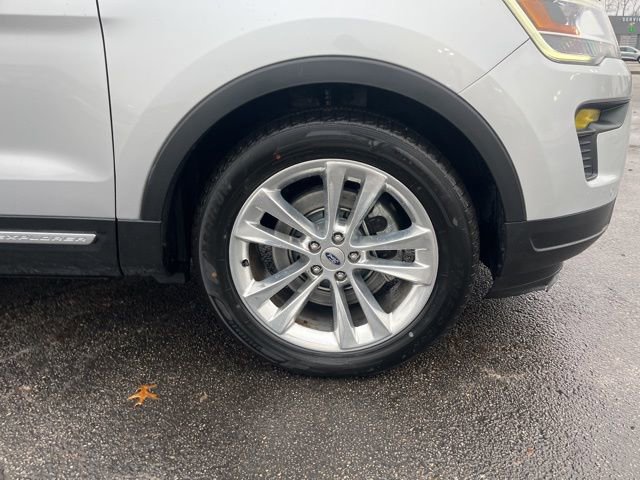 Certified 2018 Ford Explorer XLT w/ Equipment Group 202A image 6
