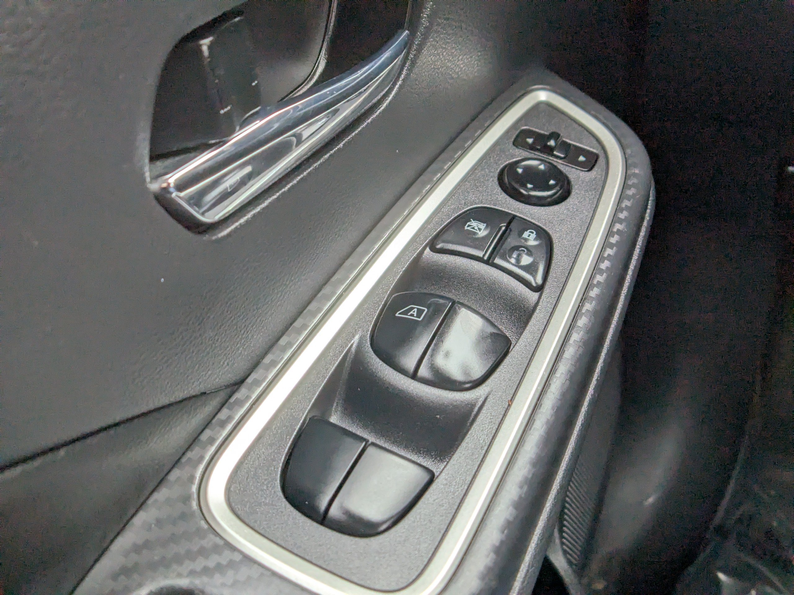 Used 2024 Nissan Versa SR FWD image 26