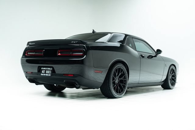 Used 2015 Dodge Challenger SRT Hellcat RWD image 12