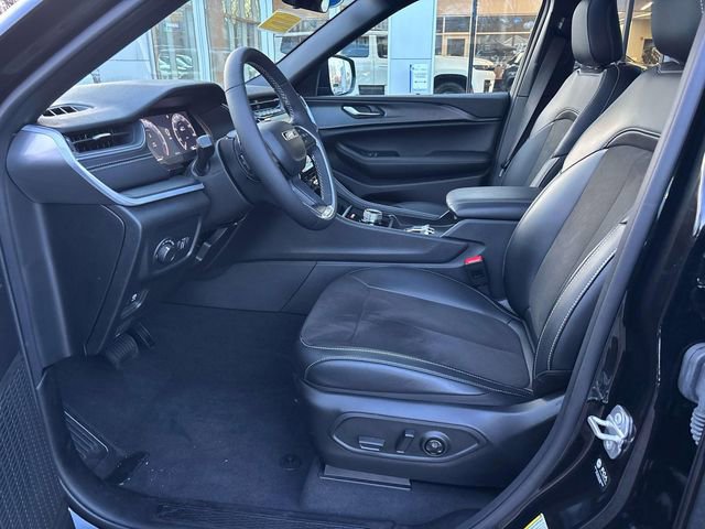 Used 2025 Jeep Grand Cherokee L Altitude image 10