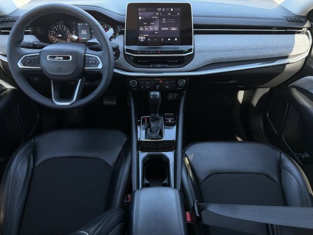 Used 2022 Jeep Compass Latitude image 11