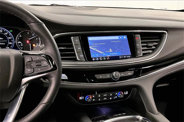 Used 2024 Buick Enclave Avenir image 6