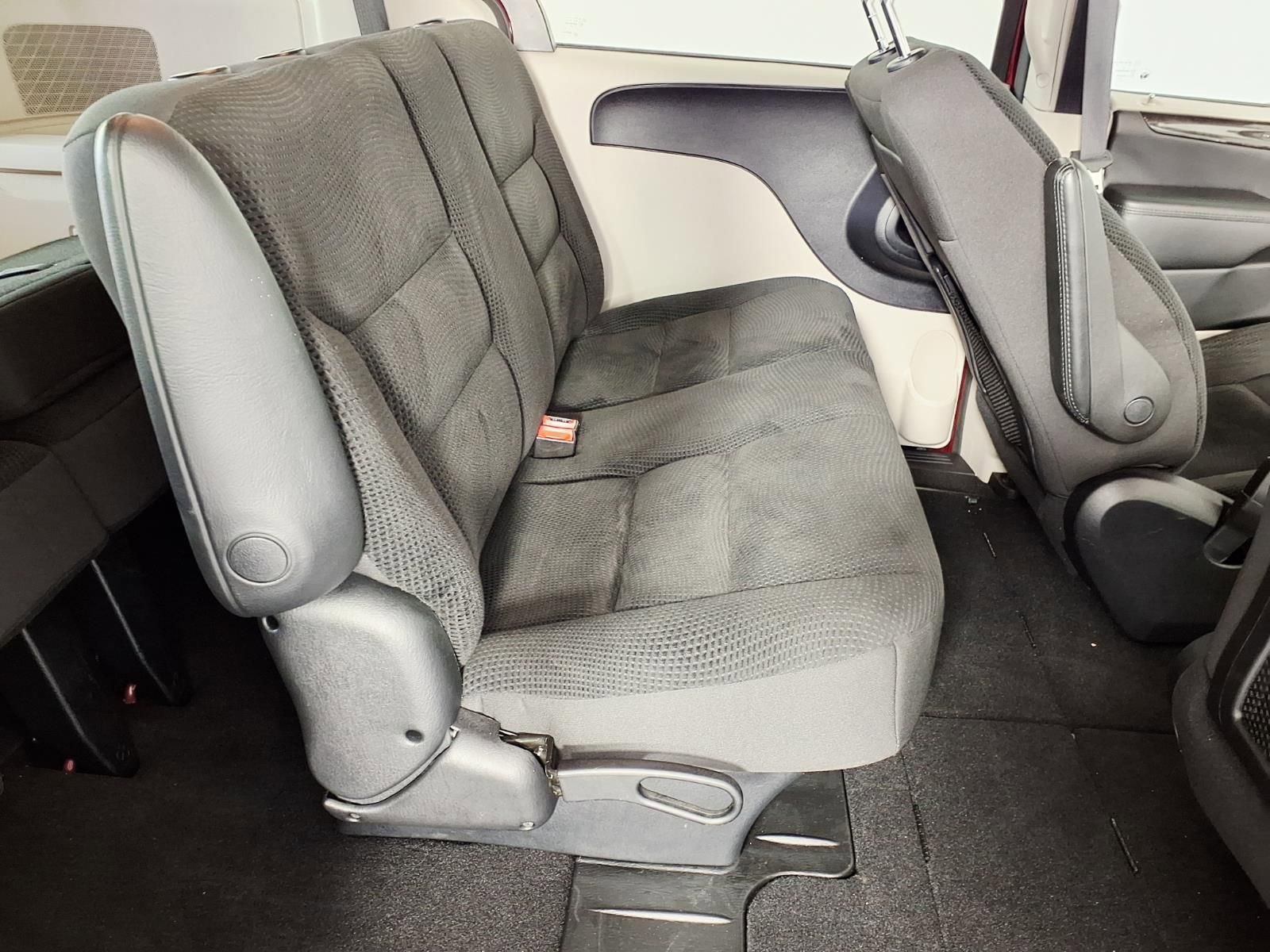 Used 2020 Dodge Grand Caravan SE image 9