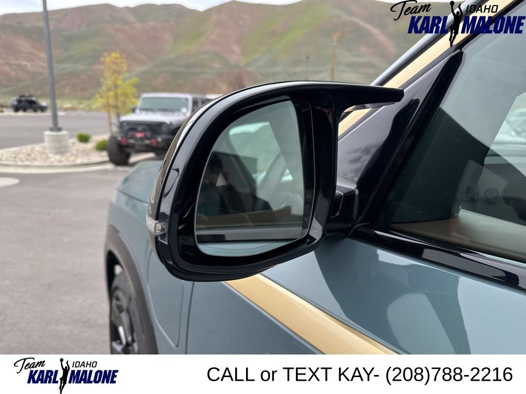 Used 2023 BMW XM AWD/4WD image 17