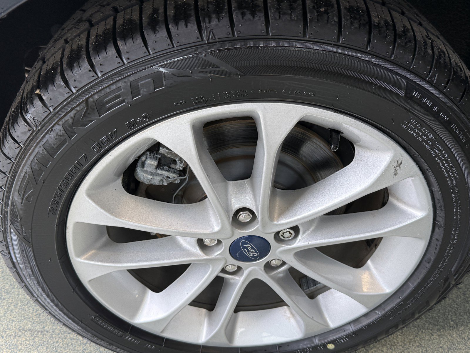 Used 2020 Ford Fusion SE FWD image 31
