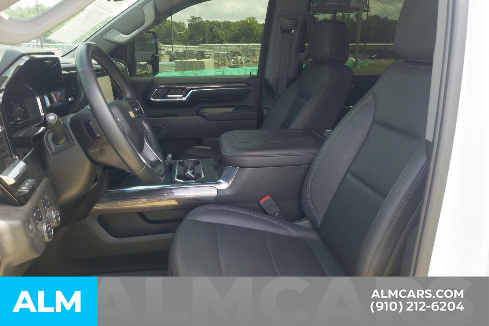 Used 2024 Chevrolet Silverado 2500 LTZ w/ LTZ Plus Package AWD/4WD image 17
