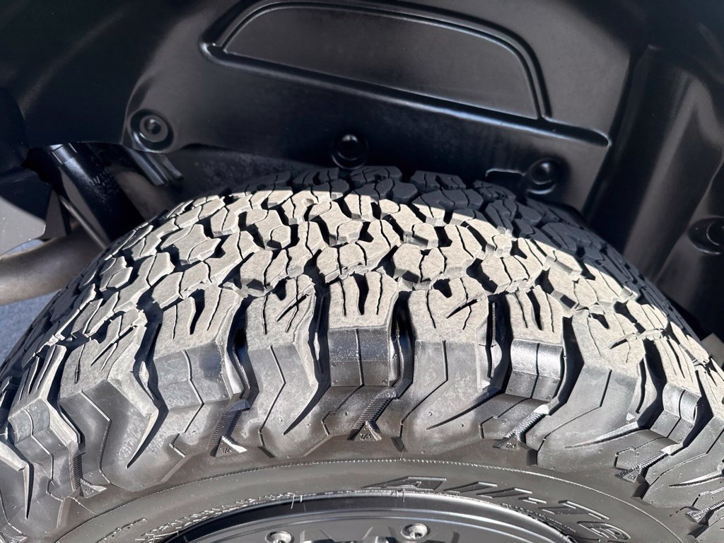 Used 2023 Jeep Wrangler Unlimited Rubicon 4xe AWD/4WD image 13
