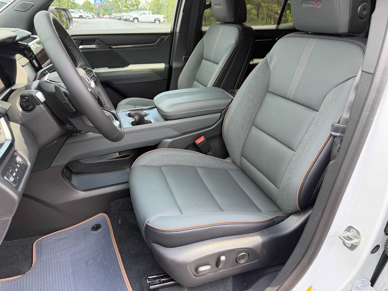 New 2026 GMC Acadia AT4 w/ Luxury Package AWD/4WD image 17