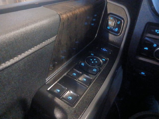 Used 2024 Ford F250 Lariat w/ Sport Appearance Package AWD/4WD image 7