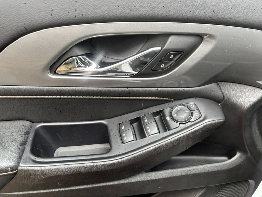 Used 2021 Chevrolet Traverse LS AWD/4WD image 18